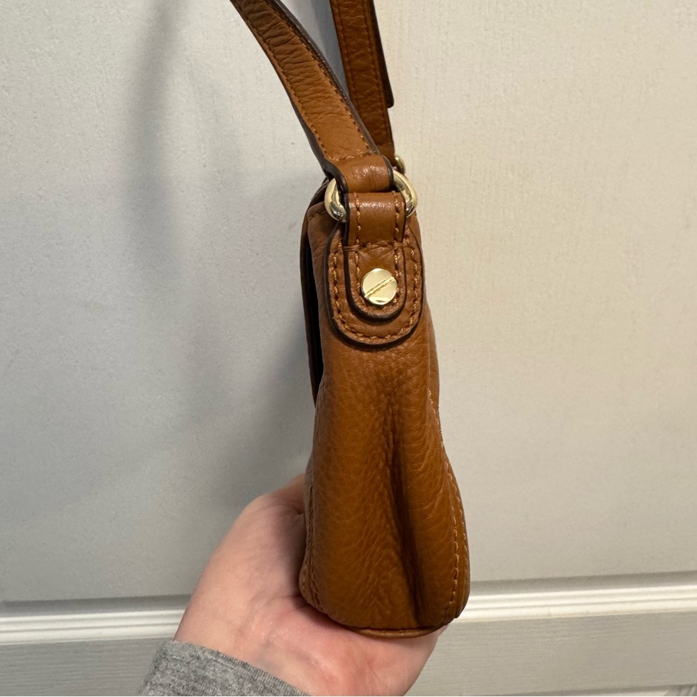 MICHAEL KORS Charlton Brown Leather Gold Push Lock Crossbody Shoulder Bag Purse - Picture 6 of 13